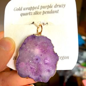 🌿2/$10🌿 Purple Agate Crystal Pendant